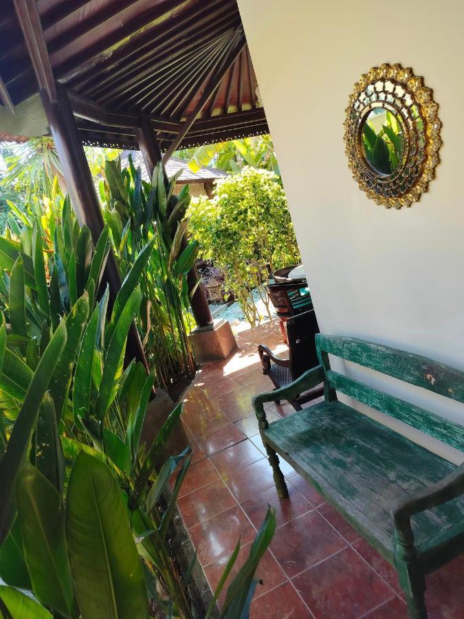 Villa Layang Bulan A Homey Guesthouse For Men Near The Beach In North Kuta Denpasar Exteriör bild